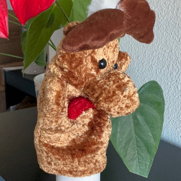 Holiday Reindeer Hand Puppet.🫶🏼 - Picture 4 of 7